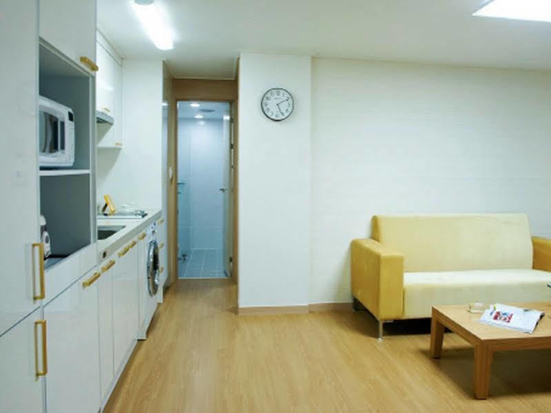 Jungmun Yegreen Residence Hotel Seogwipo Esterno foto